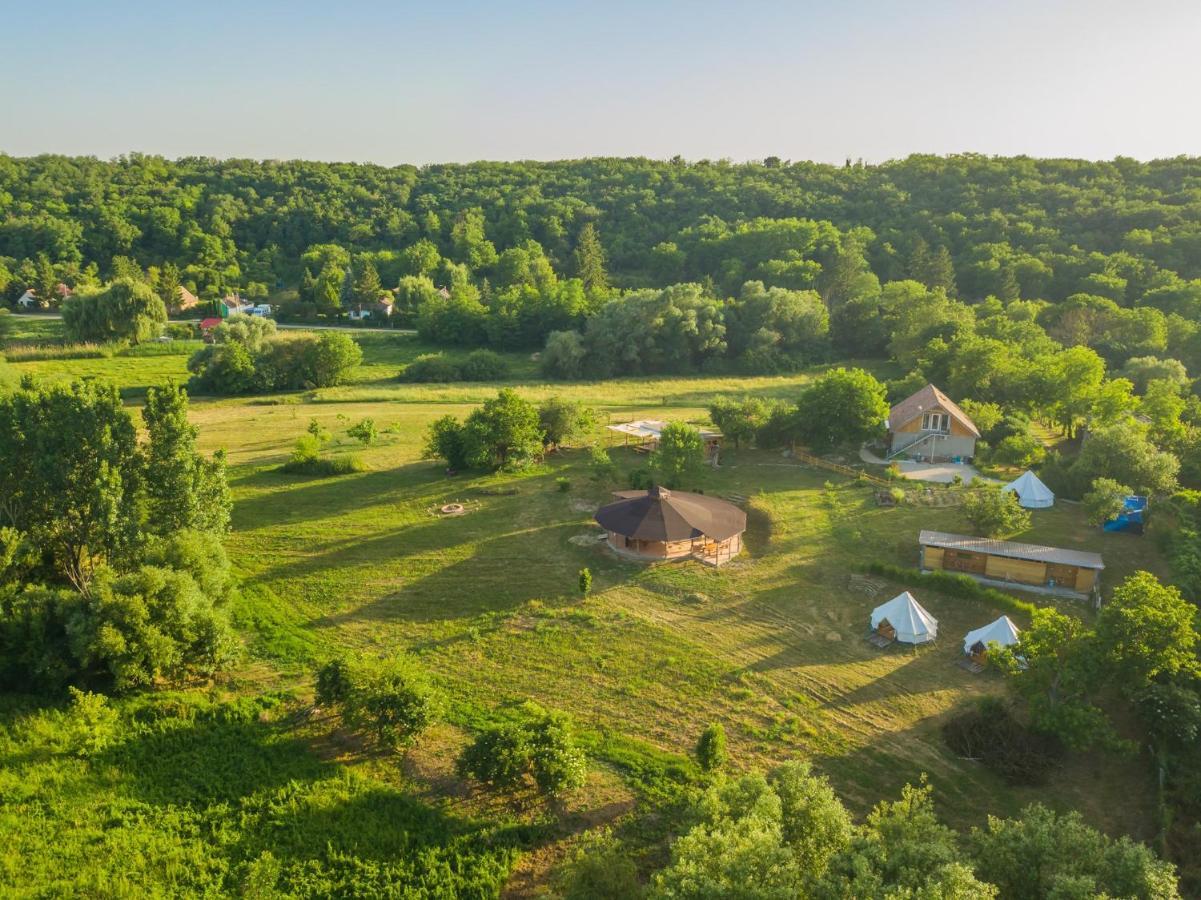 Szellos Ret Camping Balvanyos Exterior photo