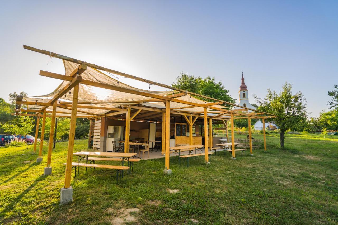 Szellos Ret Camping Balvanyos Exterior photo